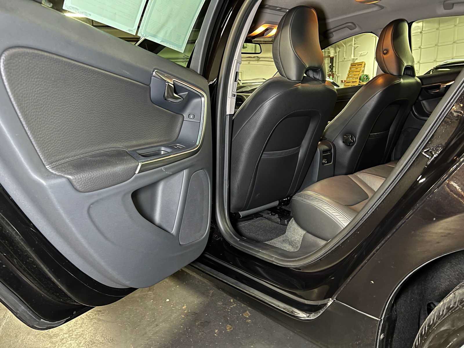 Used 2011 Volvo S60 T6 AWD/4WD image 17