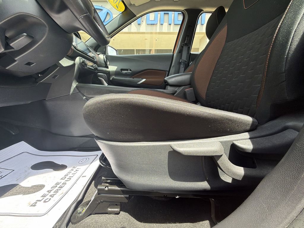 Used 2021 Nissan Kicks SR FWD image 15
