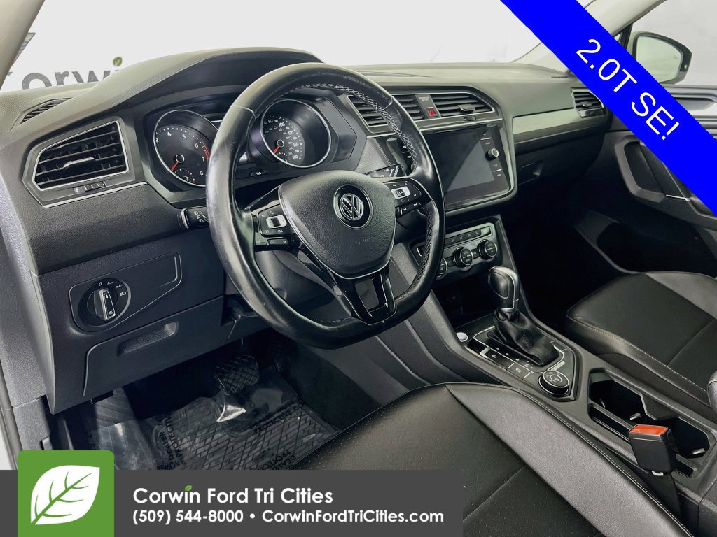 Used 2018 Volkswagen Tiguan SE w/ 3rd Row Seat Package AWD/4WD image 2
