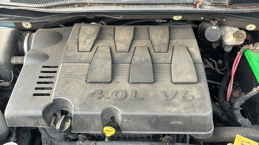 Used 2009 Chrysler Town & Country Touring FWD image 35