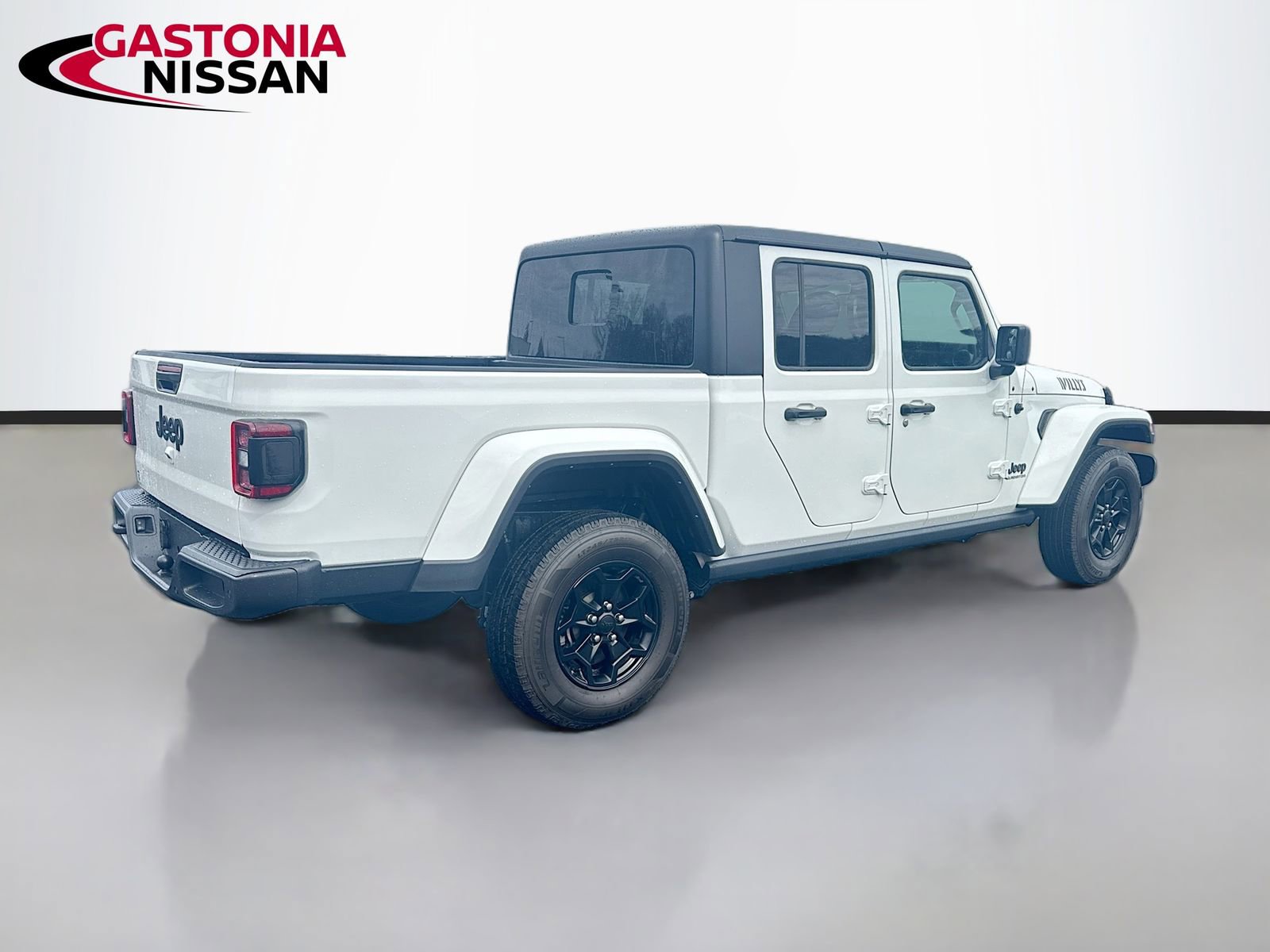 Used 2021 Jeep Gladiator Willys image 9