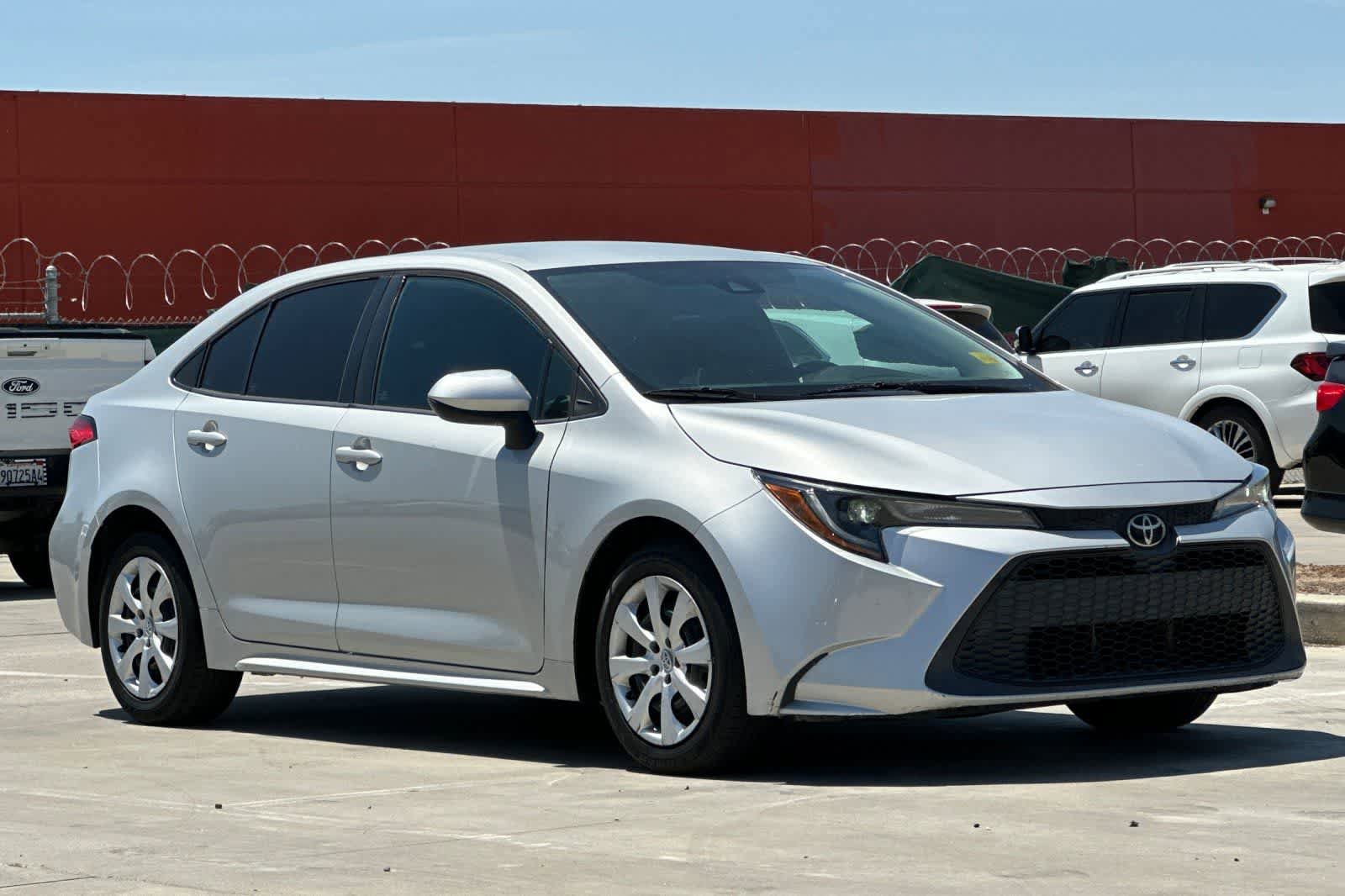 Used 2020 Toyota Corolla LE FWD image 10
