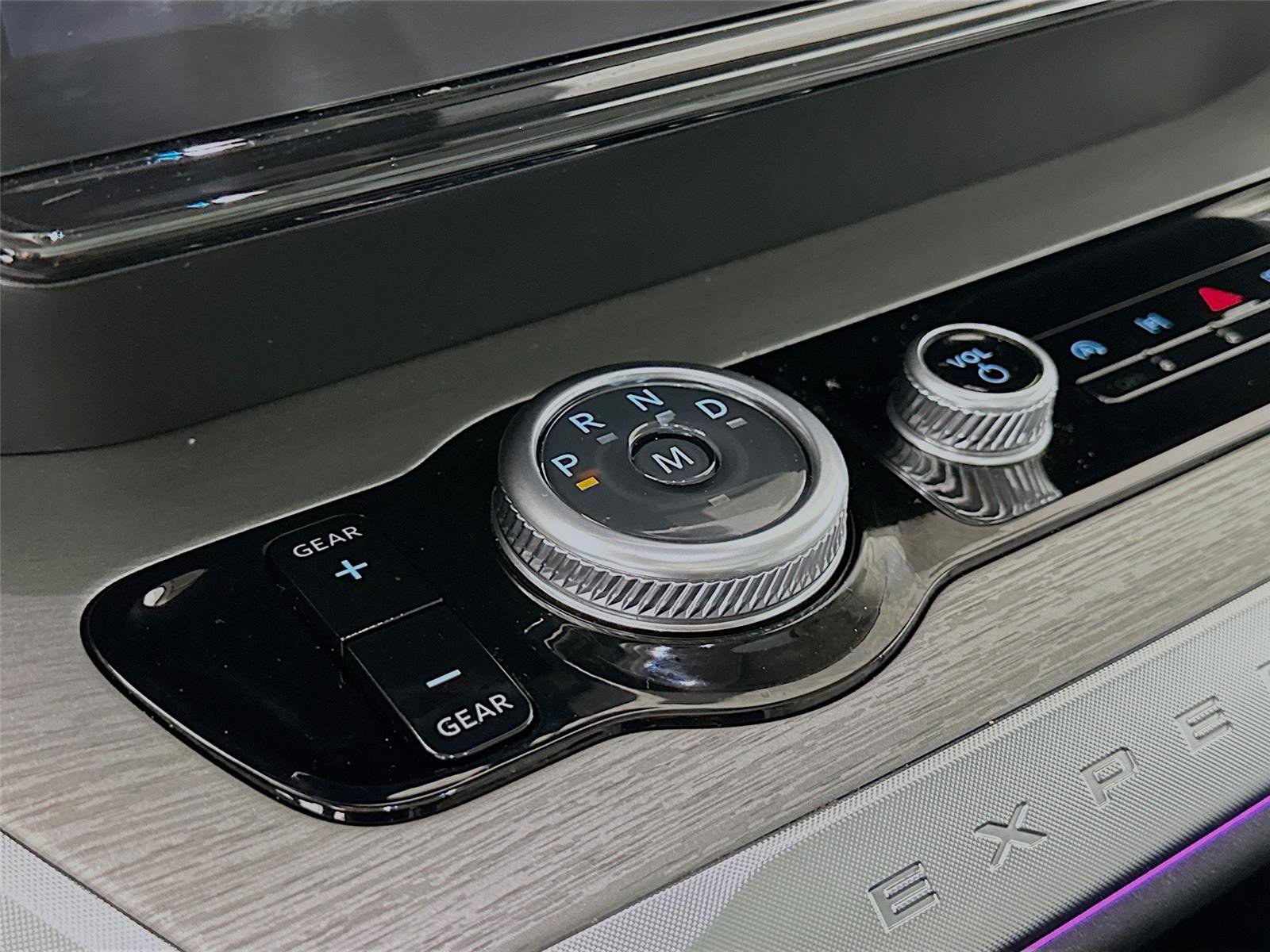 Used 2025 Ford Expedition Max Platinum w/ Driver's Package image 15