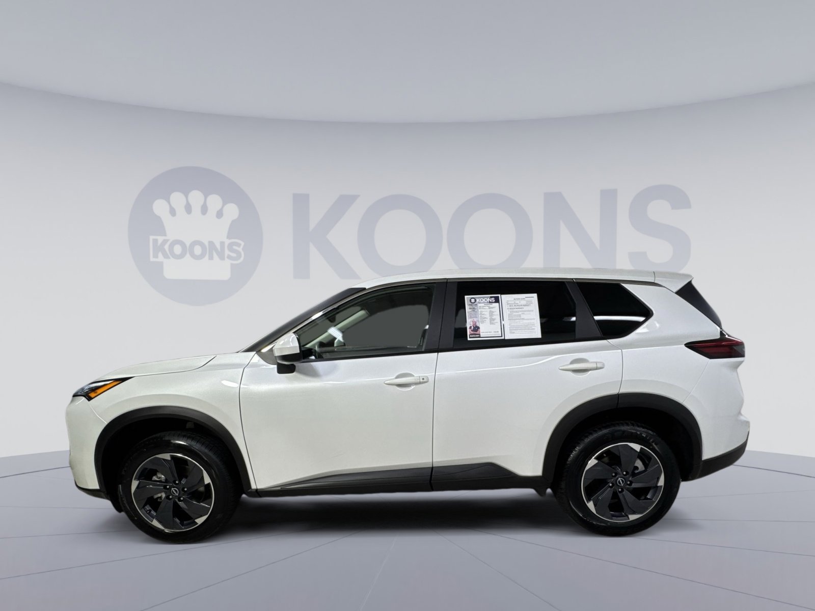 Used 2024 Nissan Rogue SV image 8