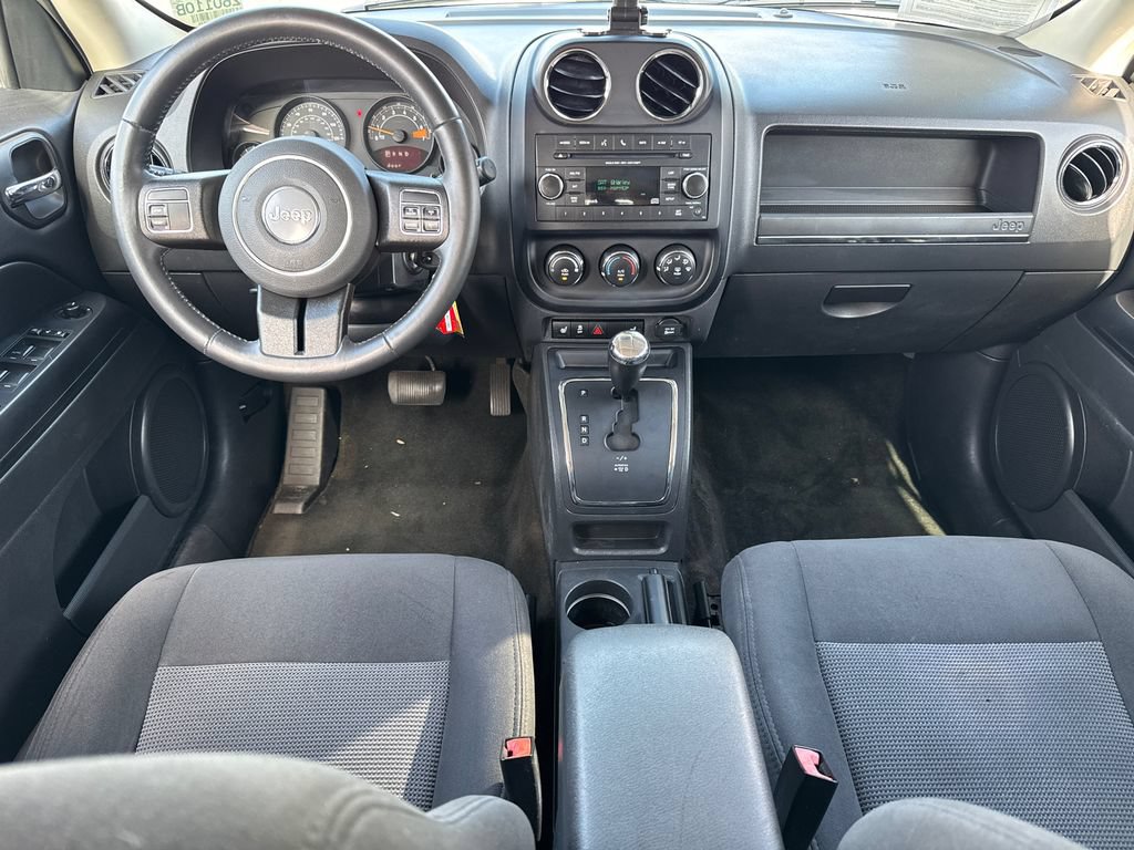 Used 2017 Jeep Patriot Latitude AWD/4WD image 23