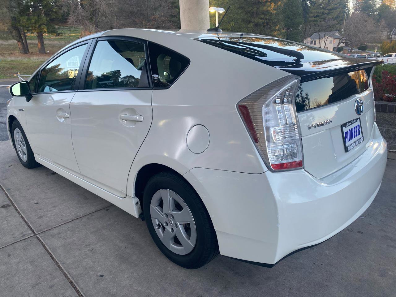 Used 2011 Toyota Prius Two FWD image 2