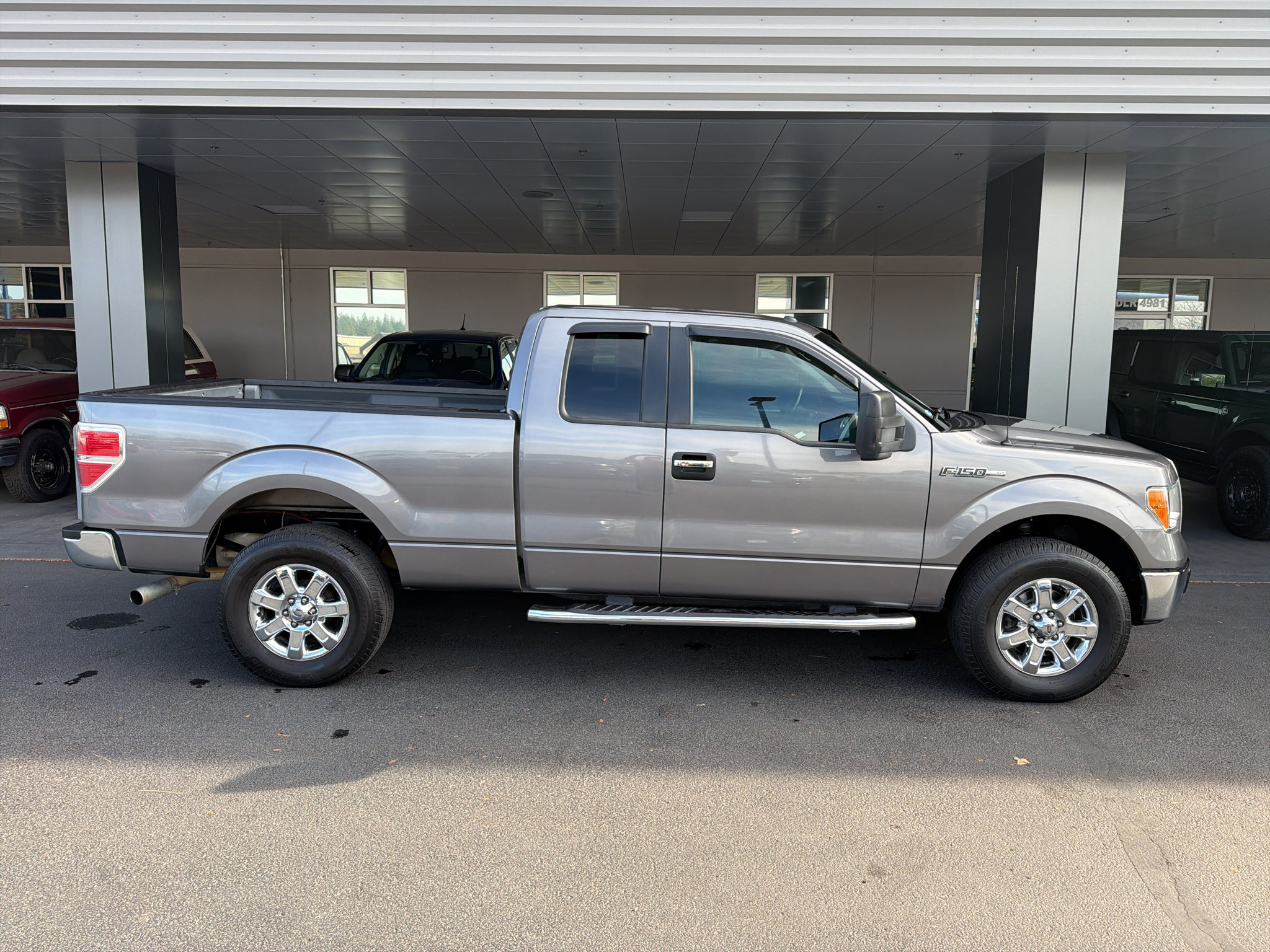 Used 2014 Ford F150 XLT w/ Equipment Group 302A Luxury AWD/4WD image 7