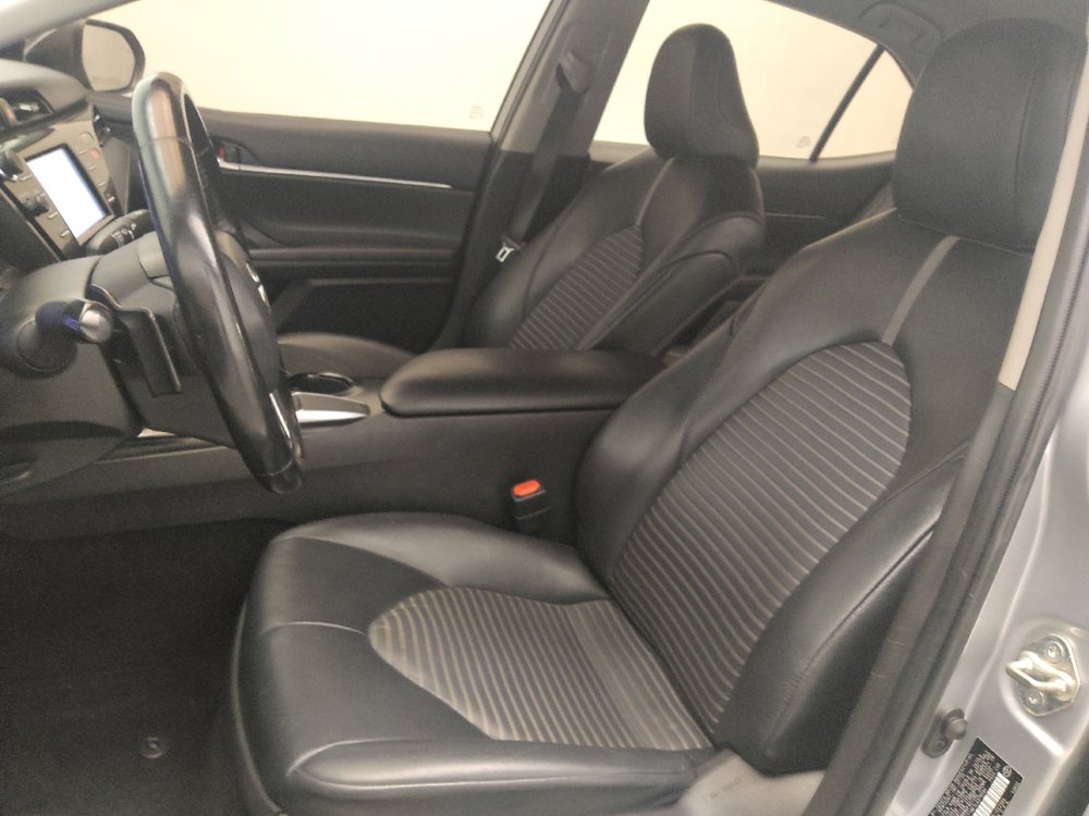 Used 2020 Toyota Camry SE FWD image 17