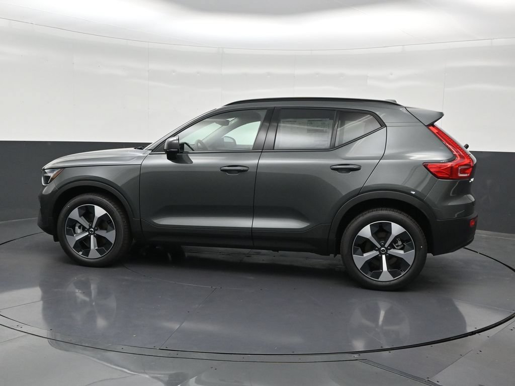 New 2026 Volvo XC40 B5 Plus w/ Climate Package AWD/4WD image 2