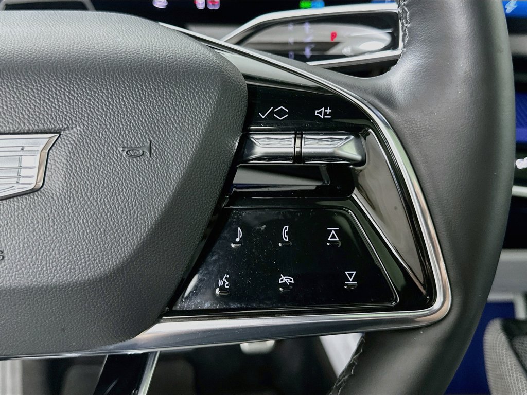 Certified 2025 Cadillac Optiq Sport 2 AWD/4WD image 13