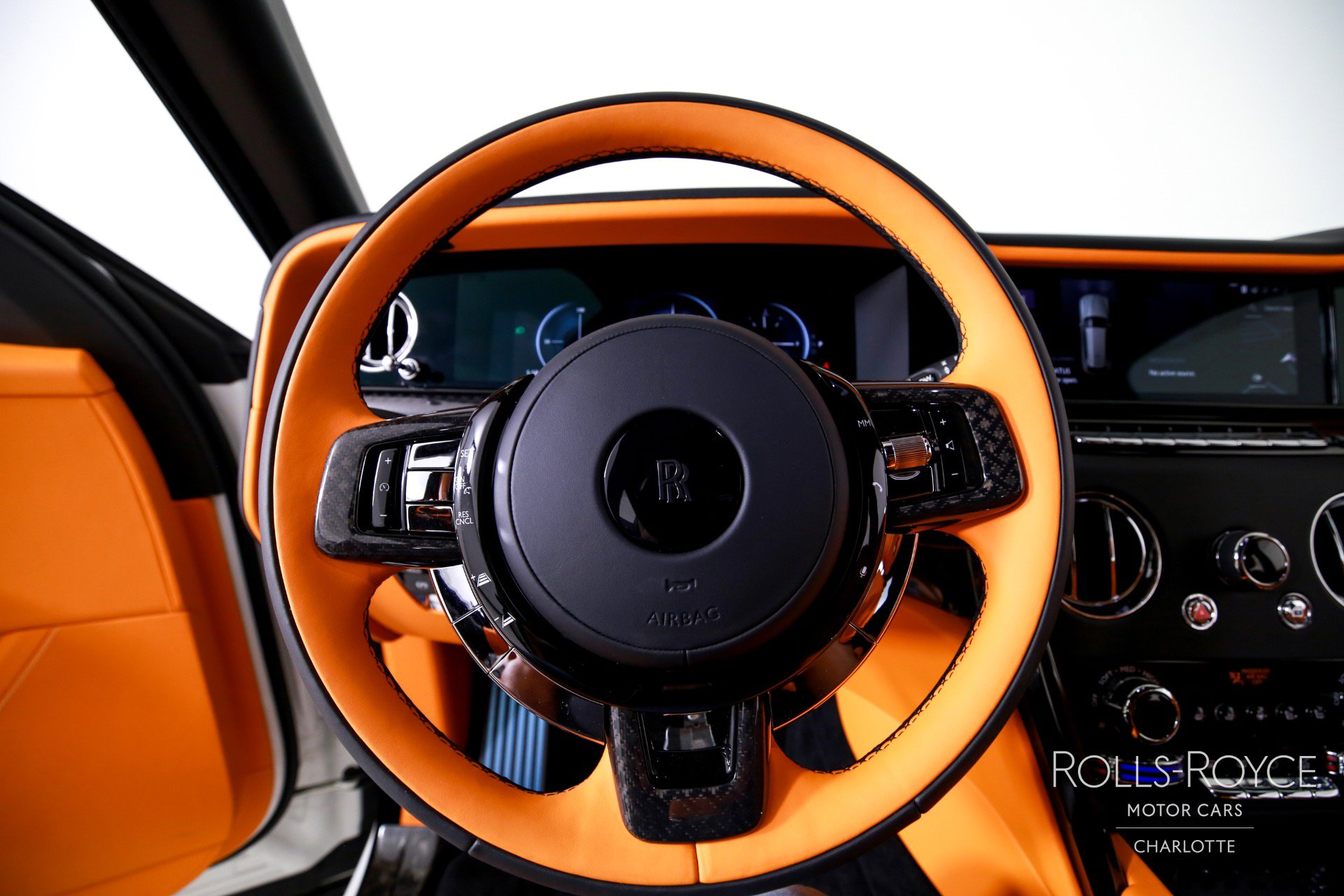 Used 2025 Rolls-Royce Cullinan Black Badge image 14