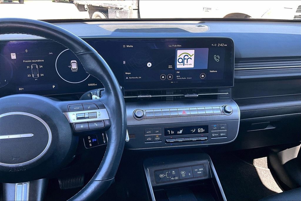 Used 2024 Hyundai Kona Limited image 6