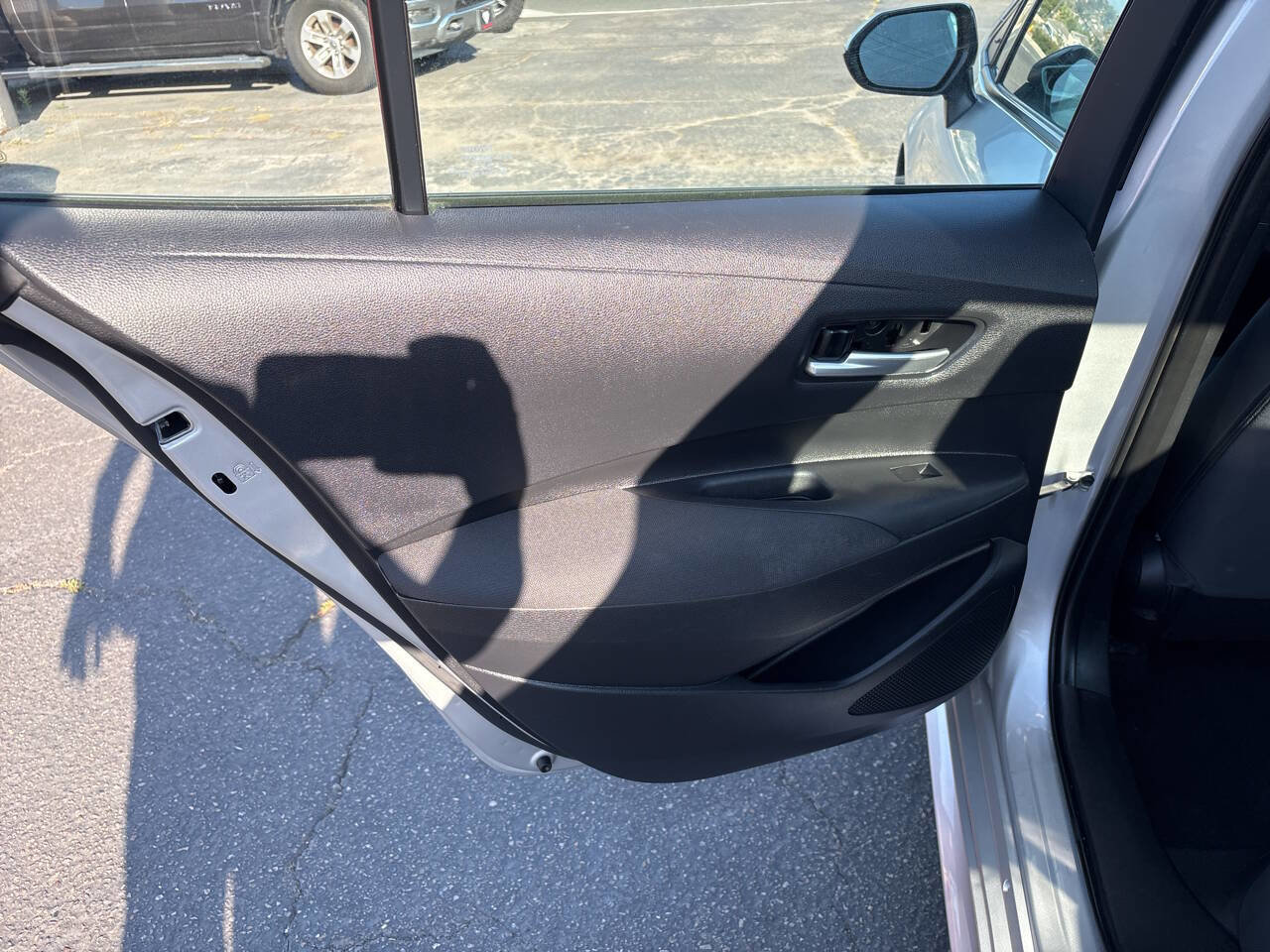 Used 2021 Toyota Corolla LE image 22