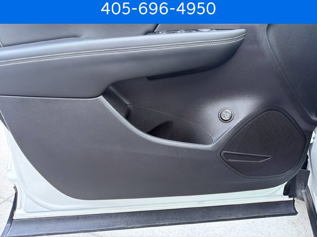 Used 2023 Buick Envision Essence w/ Sport Touring Package AWD/4WD image 12