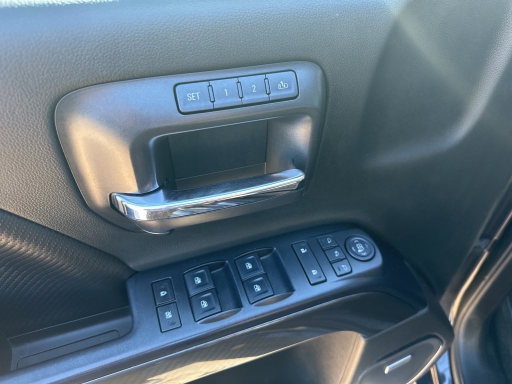 Used 2016 GMC Sierra 2500 SLT w/ Duramax Plus Package image 18