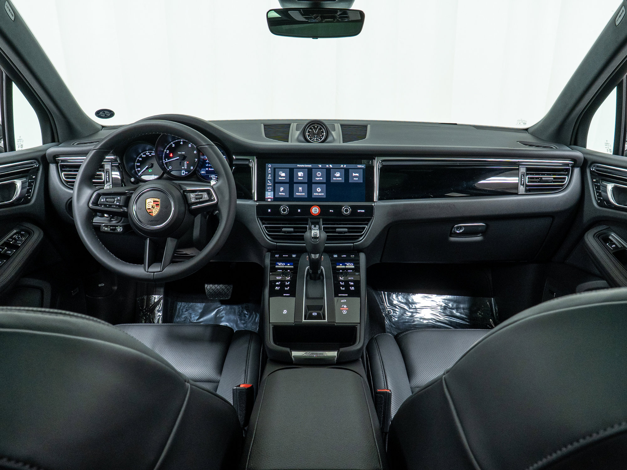 Used 2025 Porsche Macan image 18