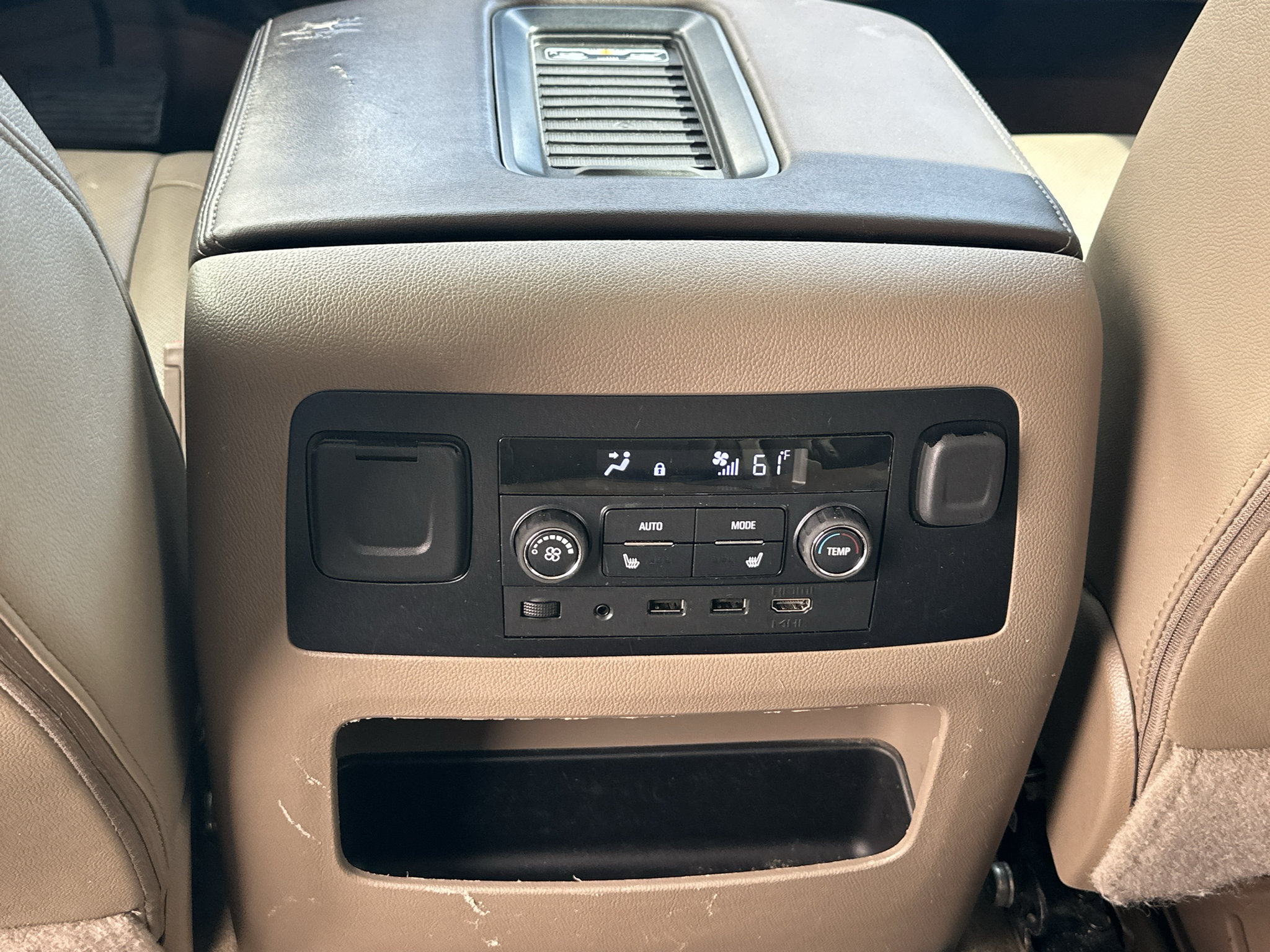 Used 2017 Chevrolet Suburban Premier AWD/4WD image 10