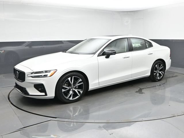 Used 2023 Volvo S60 B5 Core w/ Climate Package FWD image 4