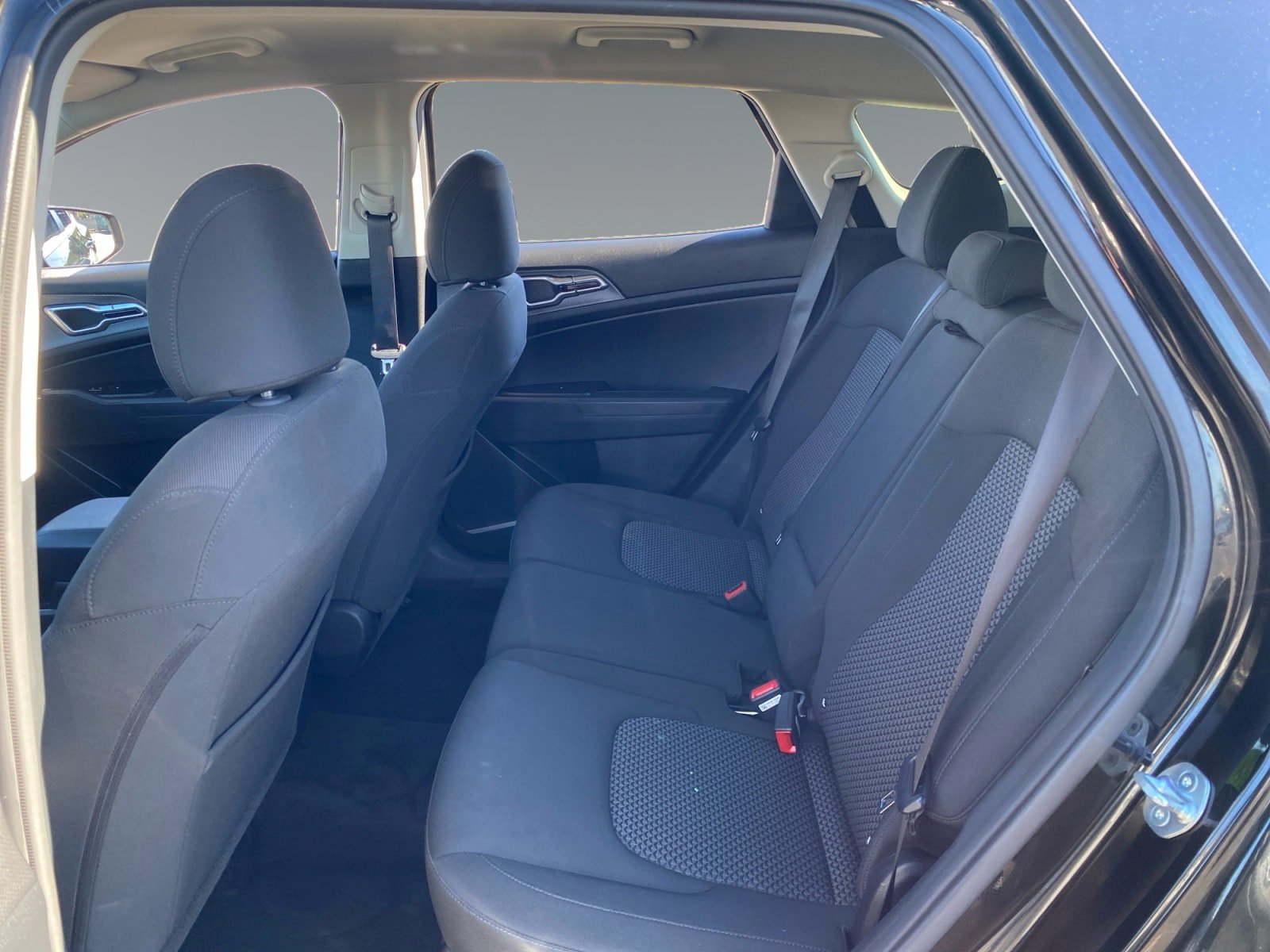 Used 2024 Kia Sportage LX FWD image 13