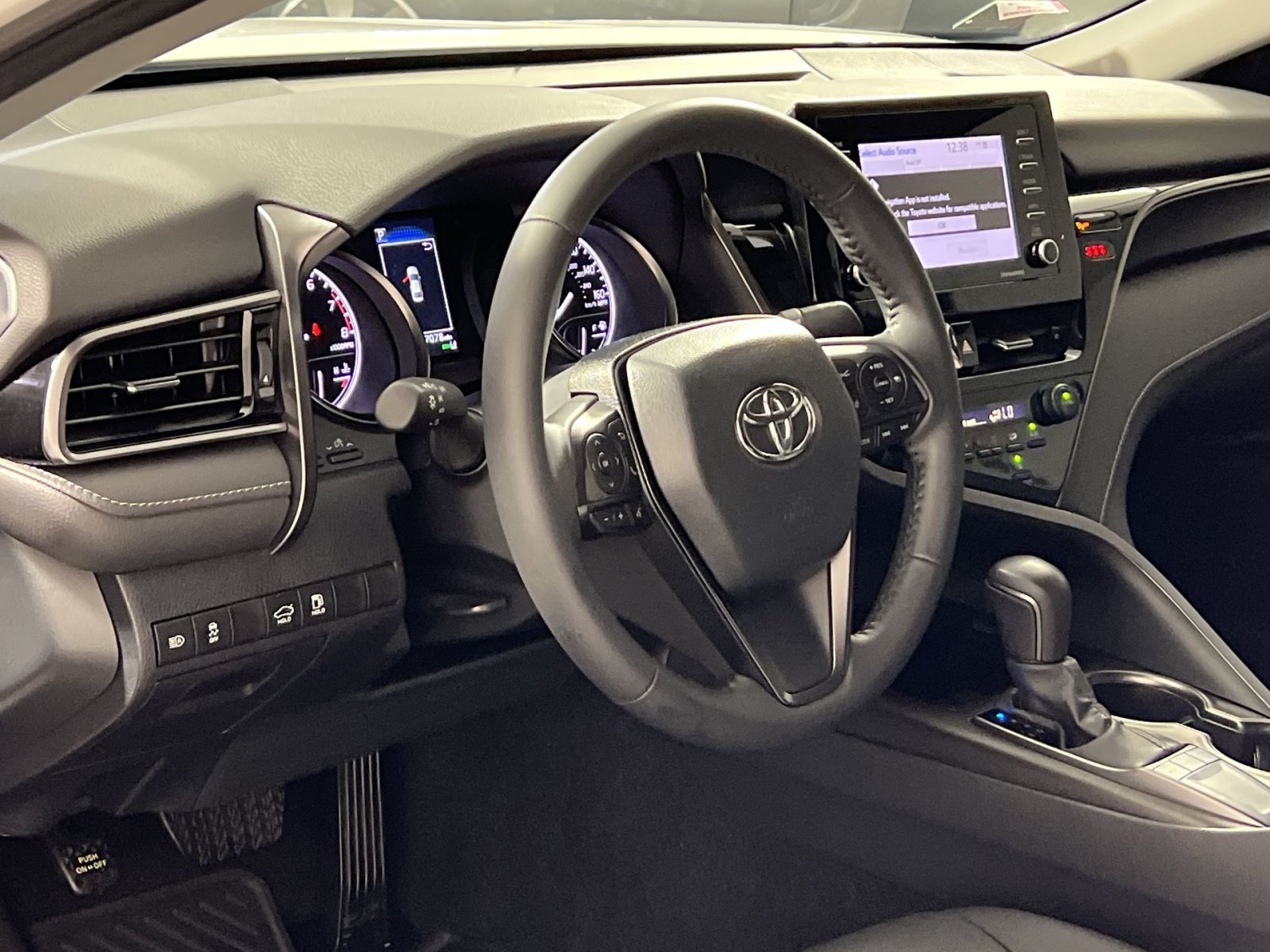 Used 2024 Toyota Camry SE w/ Convenience Package FWD image 17