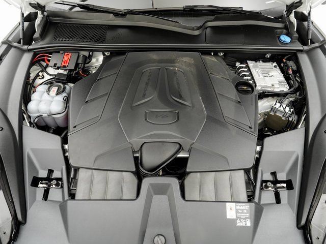 Certified 2025 Porsche Cayenne image 27