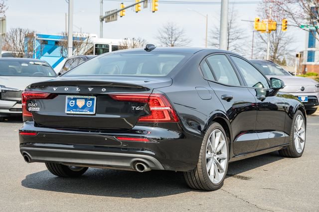 Used 2020 Volvo S60 T6 Momentum image 5