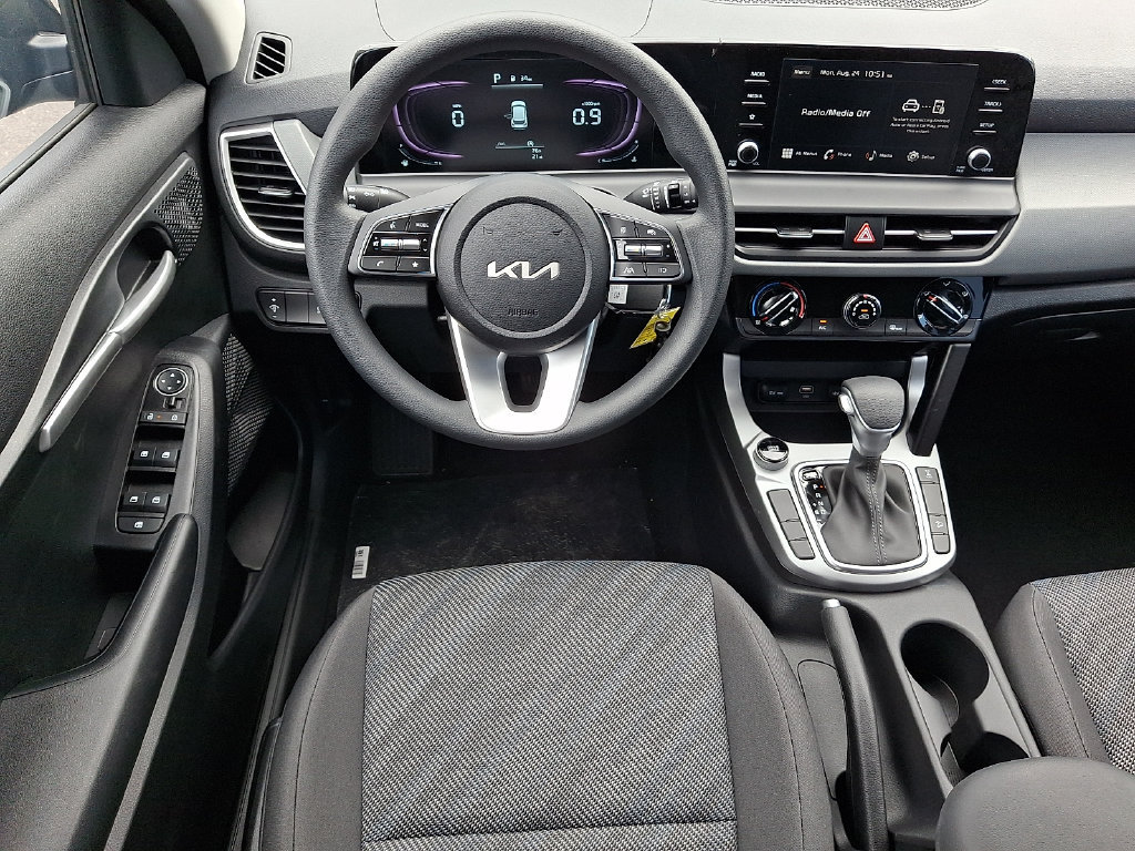 New 2026 Kia Seltos LX AWD/4WD image 2