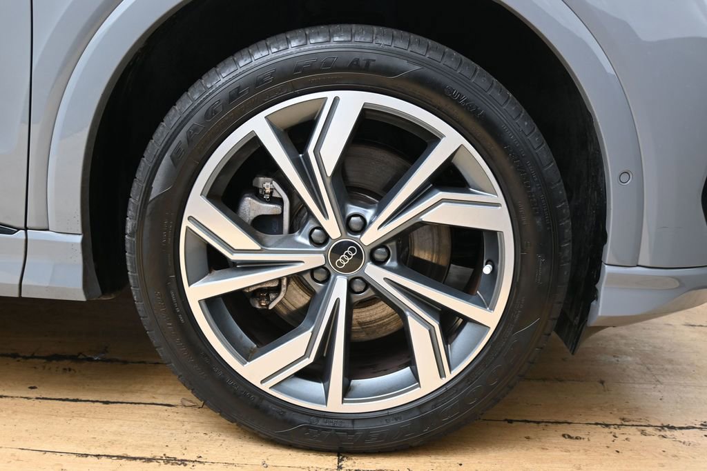 Used 2024 Audi Q4 e-tron Premium Plus w/ Premium Plus AWD/4WD image 15