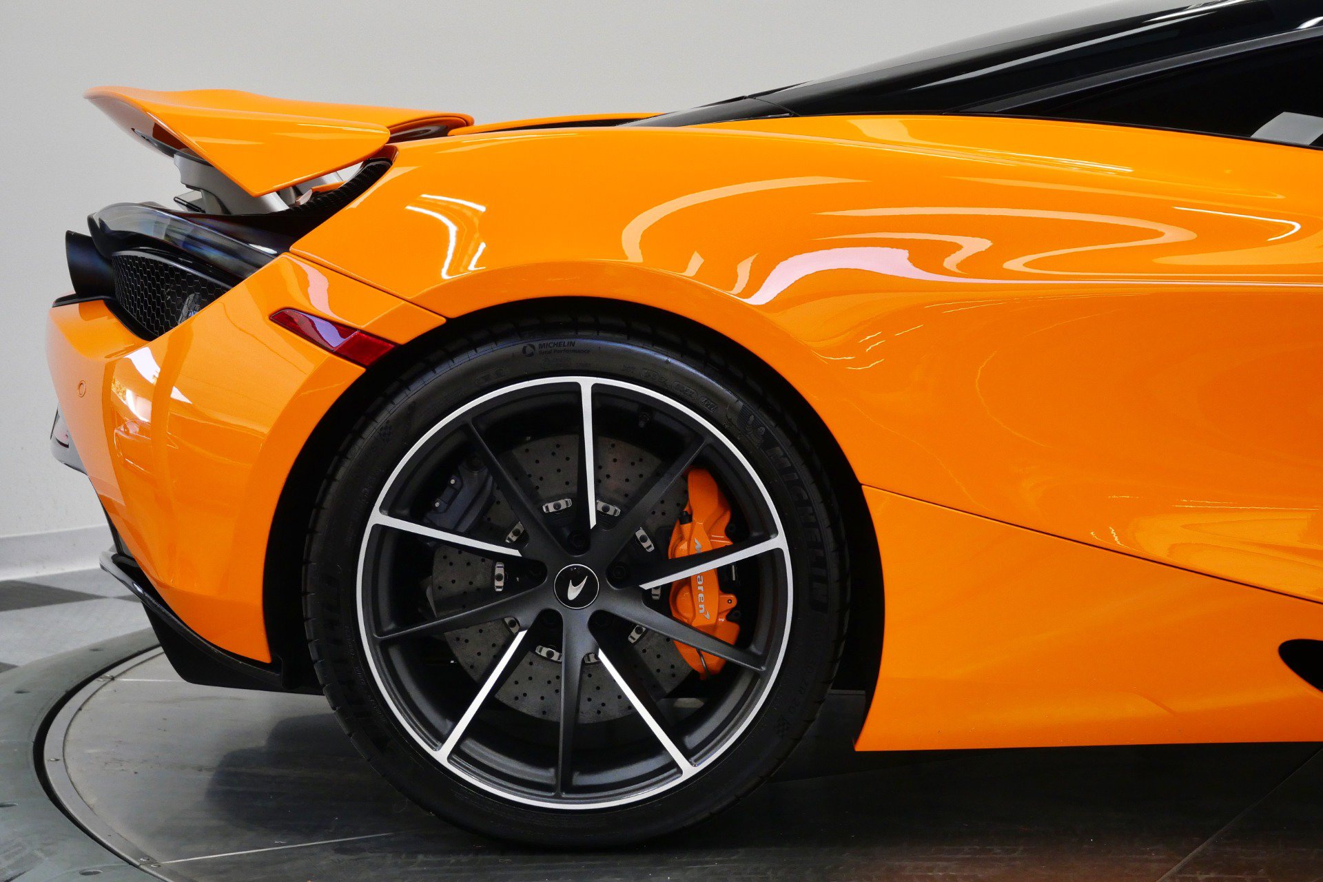 Used 2022 McLaren 720S RWD image 57