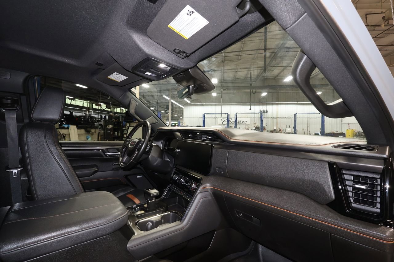 Used 2024 GMC Sierra 1500 AT4 w/ Technology Package AWD/4WD image 30
