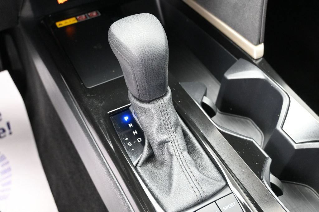 Used 2025 Toyota Camry LE FWD image 17