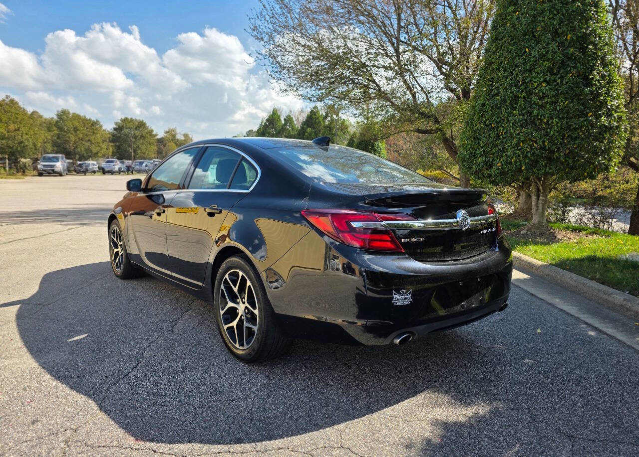 Used 2017 Buick Regal Sport Touring image 3