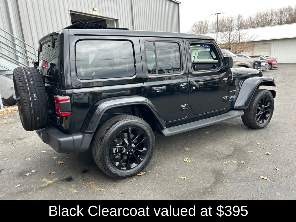 Used 2022 Jeep Wrangler Unlimited Sahara w/ Cold Weather Group image 4