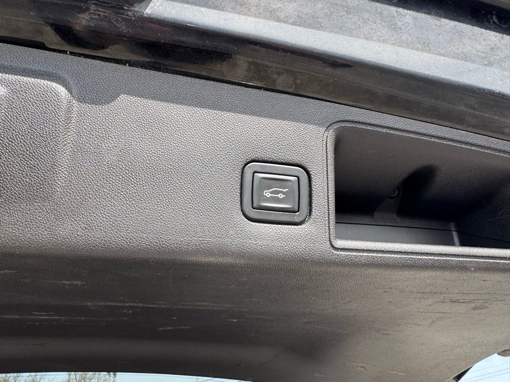 Used 2018 GMC Terrain Denali w/ Advanced Safety Package image 7