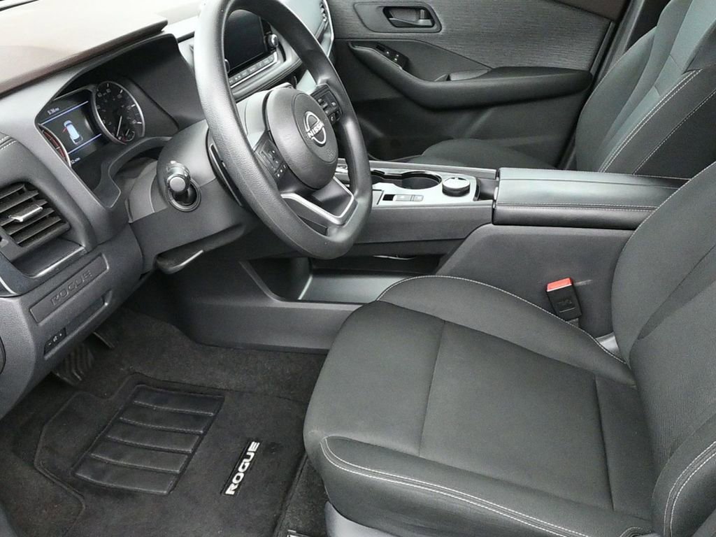 Used 2023 Nissan Rogue S image 13