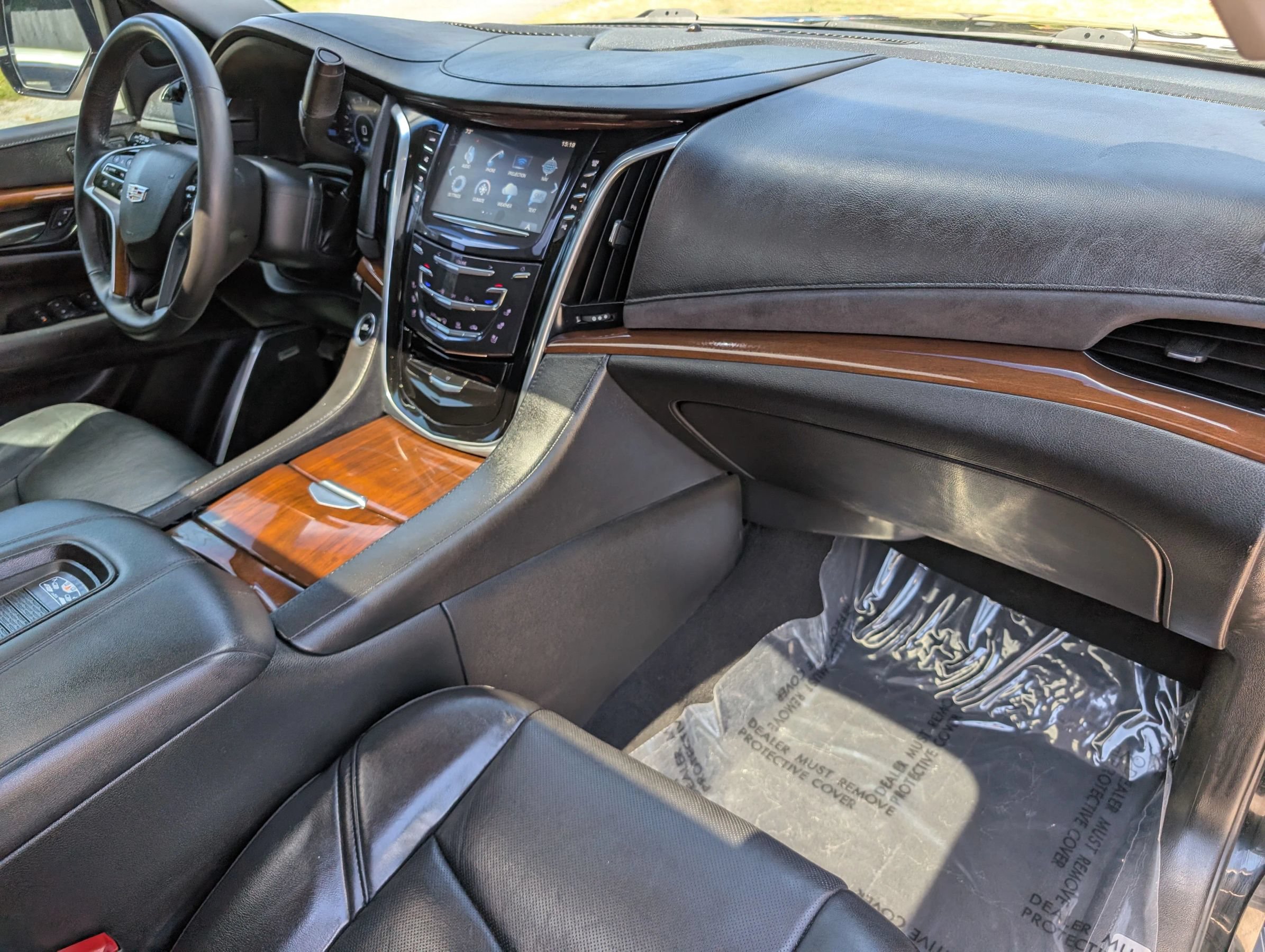 Used 2018 Cadillac Escalade ESV Luxury RWD image 46