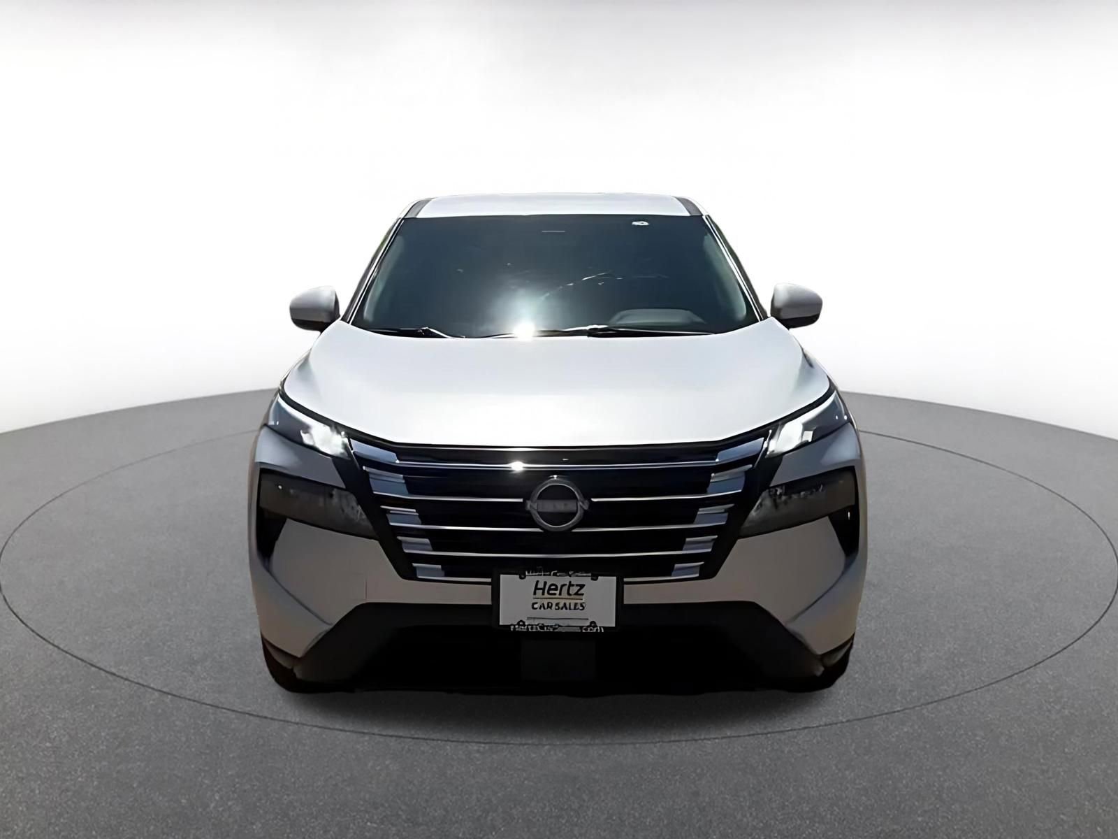 Used 2025 Nissan Rogue SV AWD/4WD image 4