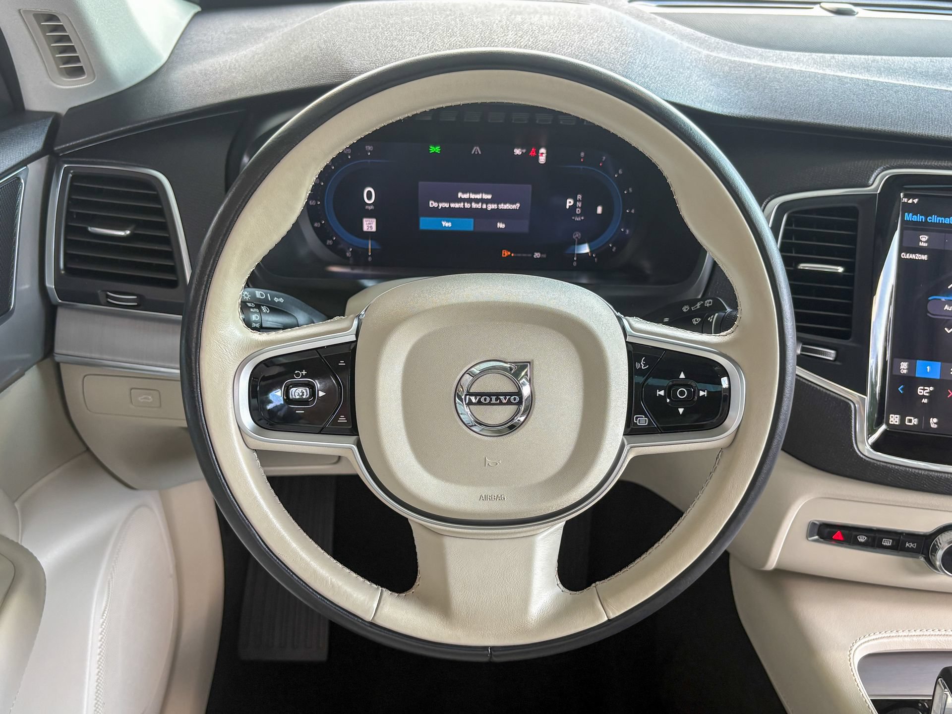 Used 2025 Volvo XC90 B5 Core AWD/4WD image 35