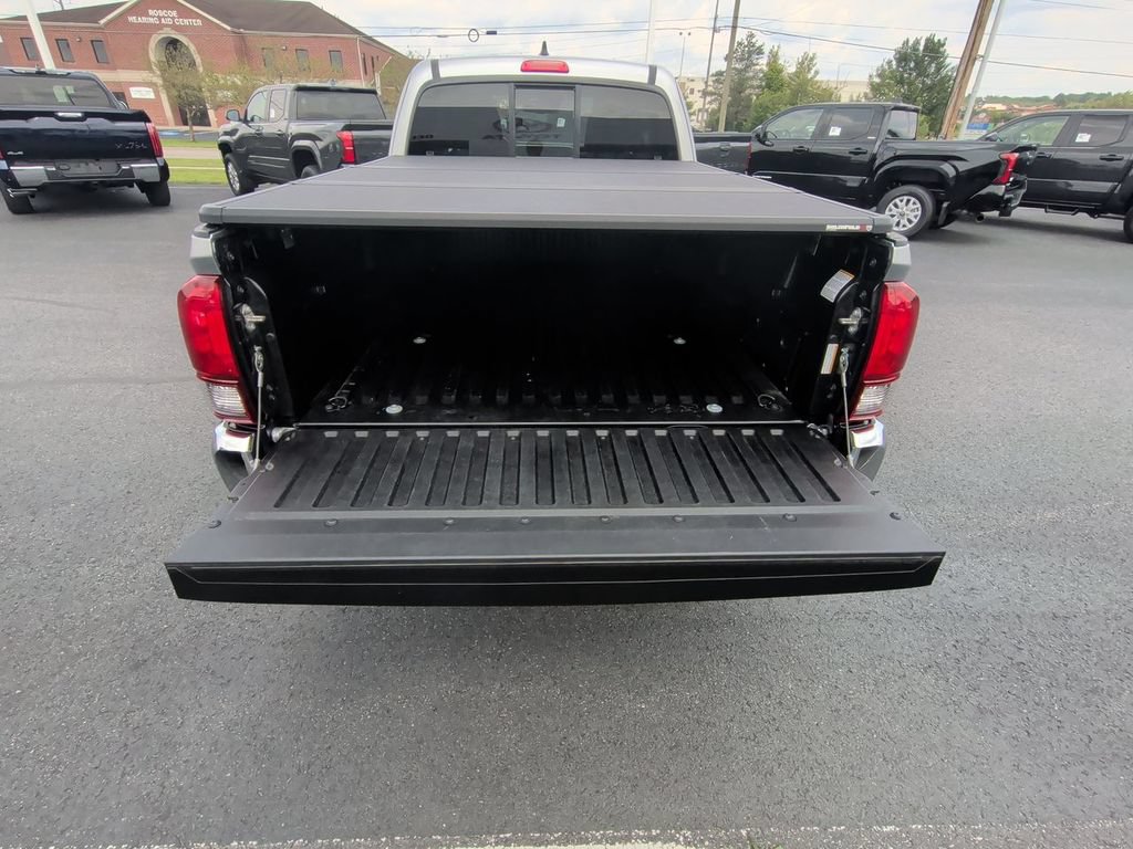 Used 2019 Toyota Tacoma SR5 AWD/4WD image 24