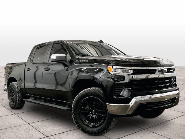 Used 2022 Chevrolet Silverado 1500 LT AWD/4WD image 3