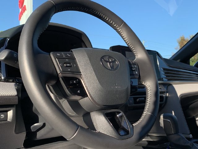 Used 2026 Toyota Camry SE FWD image 19