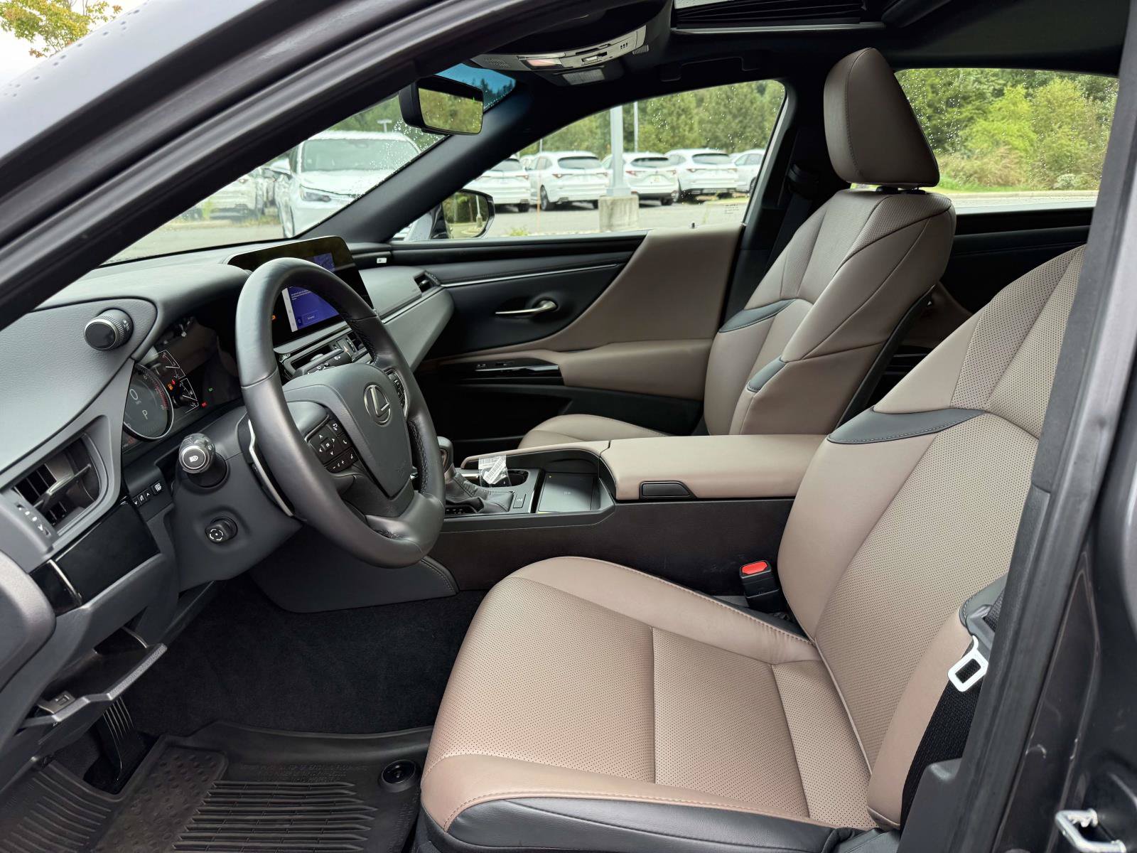 Used 2025 Lexus ES 350 w/ Premium Package FWD image 13