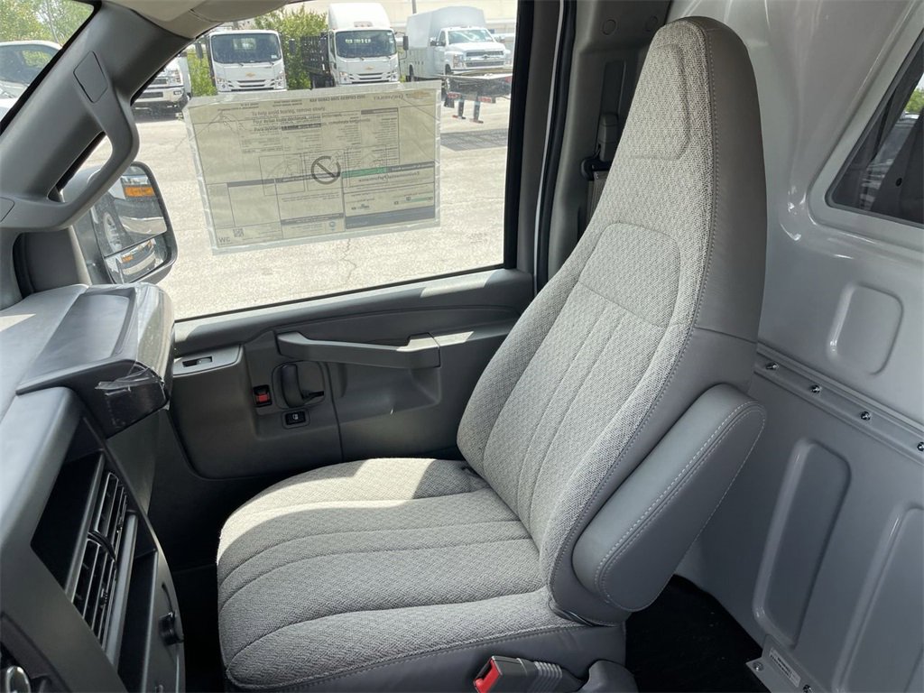 New 2025 Chevrolet Express 2500 w/ Driver Convenience Package image 17