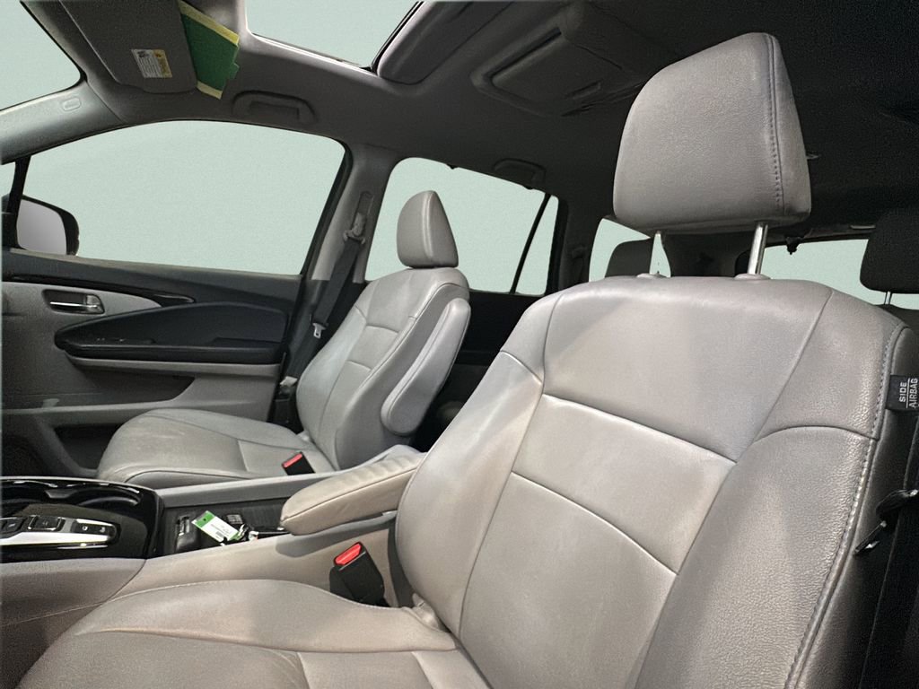 Used 2017 Honda Pilot Touring image 9