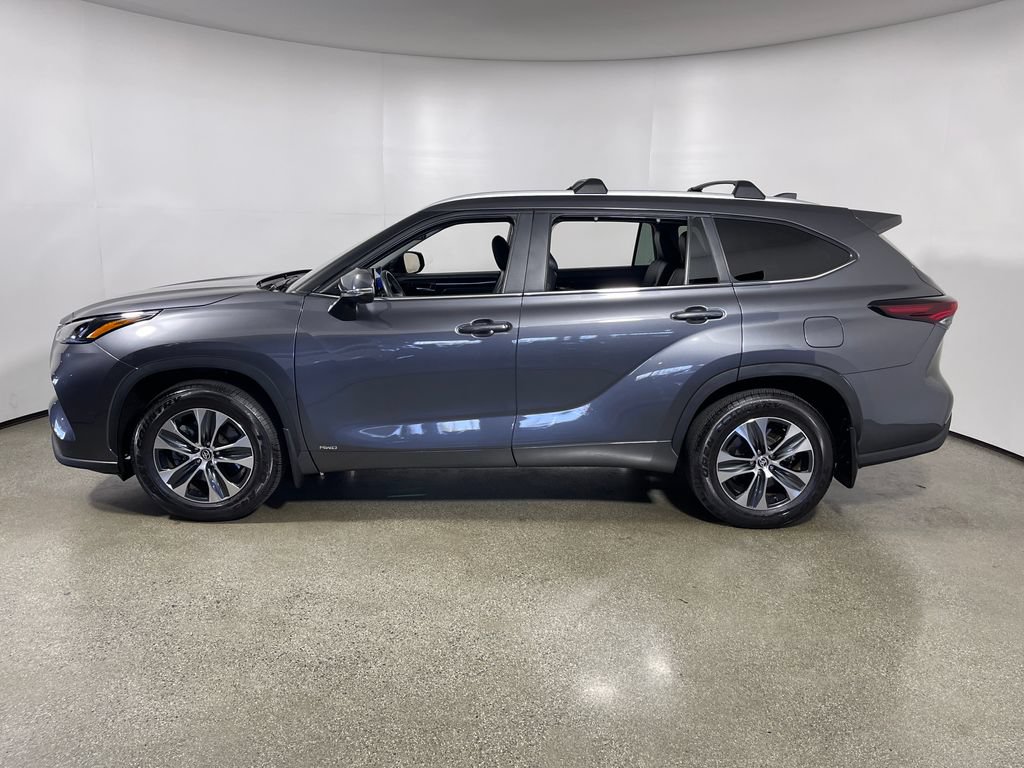 Certified 2025 Toyota Highlander XLE AWD/4WD image 6