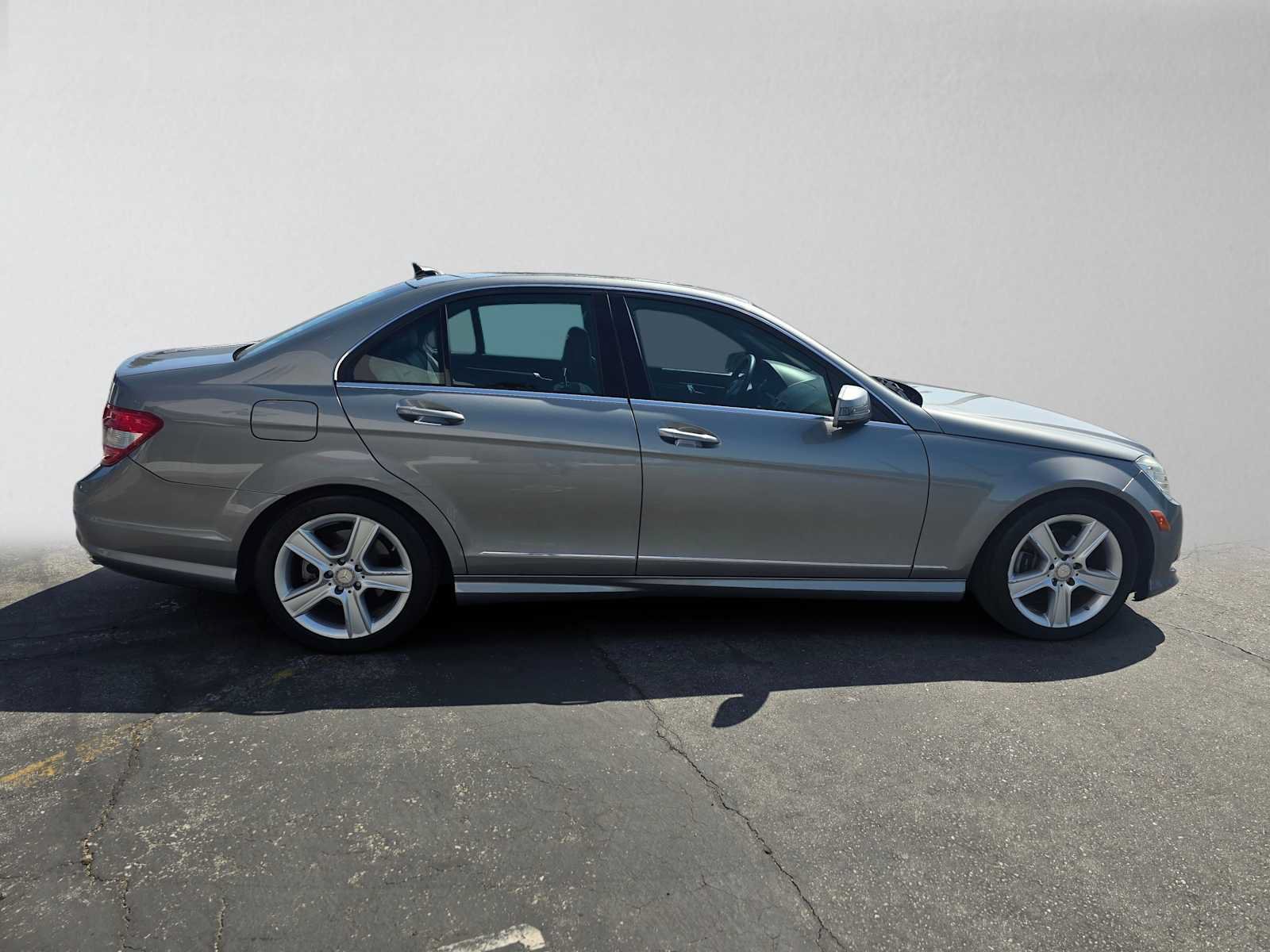 Used 2010 Mercedes-Benz C 300 Sedan image 2