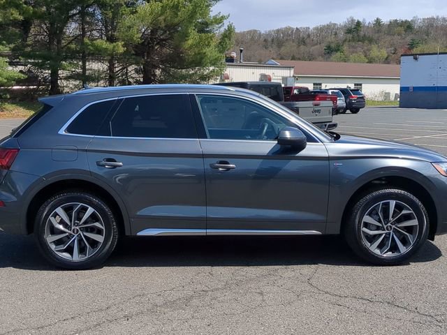 Used 2022 Audi Q5 2.0T Premium w/ Convenience Package AWD/4WD image 4