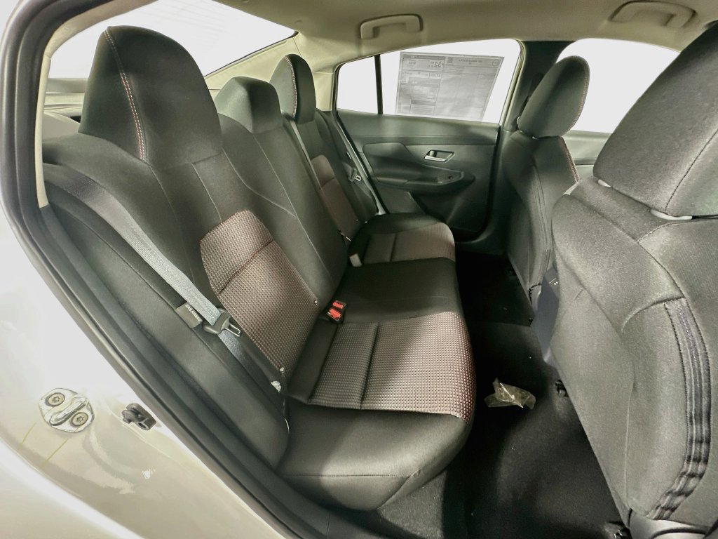New 2027 Nissan Sentra SR w/ Floor Mat Package FWD image 32