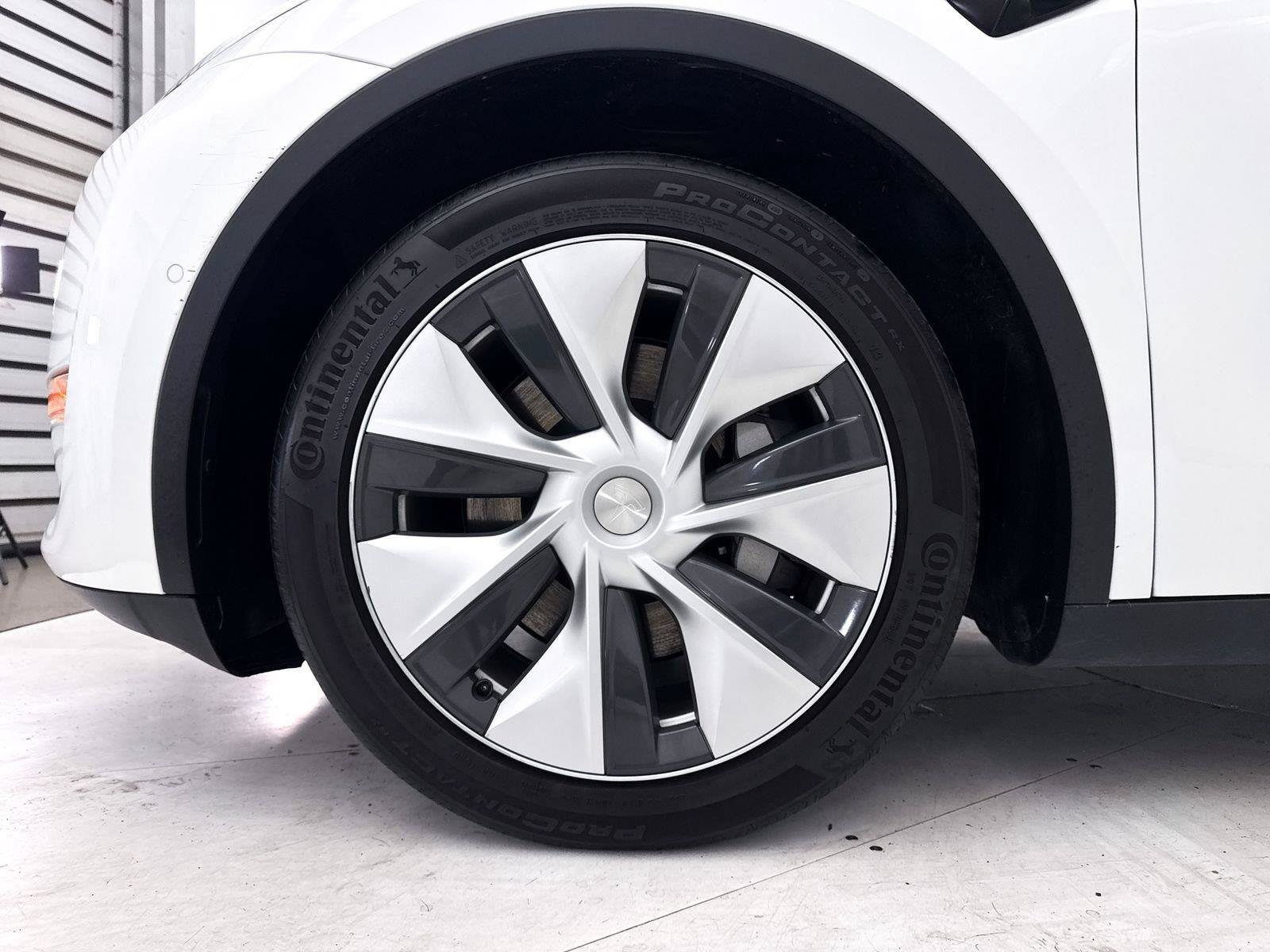 Used 2022 Tesla Model Y Long Range AWD/4WD image 14