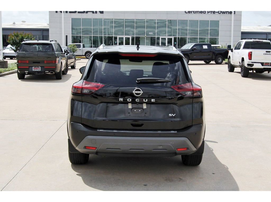 Used 2023 Nissan Rogue SV w/ SV Premium B Package image 5